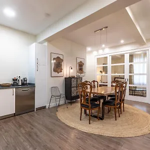 Homeloving Centre With Parking Appartement